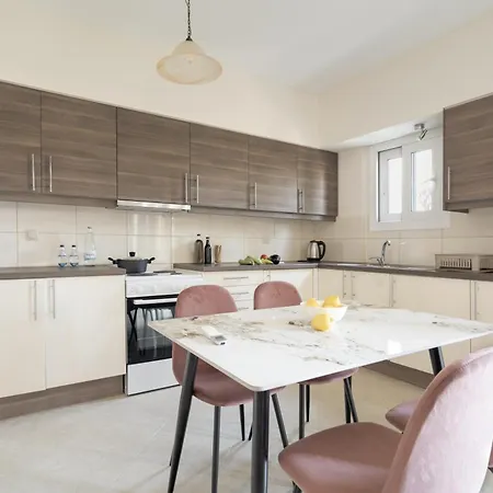 Ardavani 4 Apartment